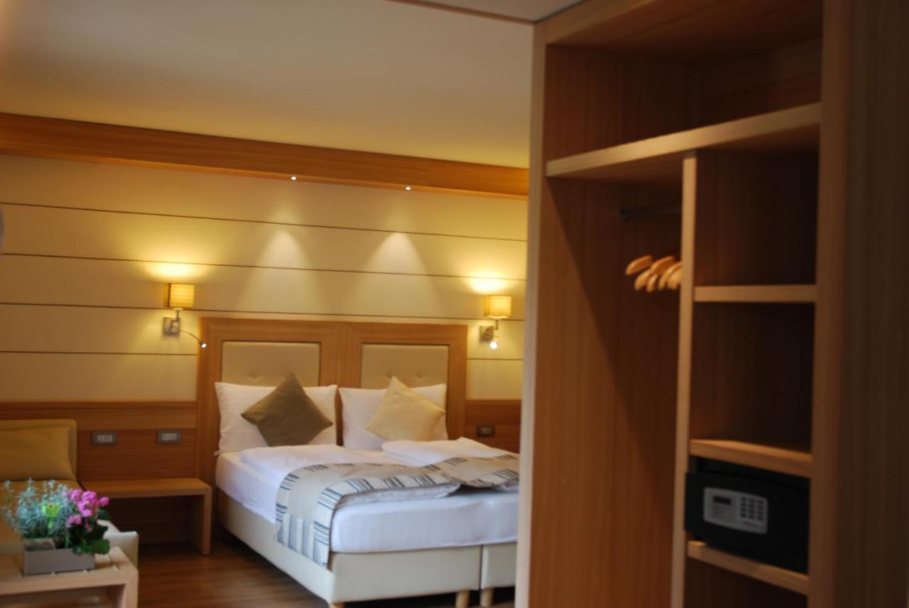 Hotel Bondi Лівіньо Екстер'єр фото