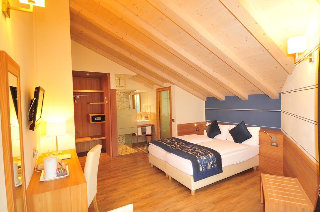 Hotel Bondi Лівіньо Екстер'єр фото