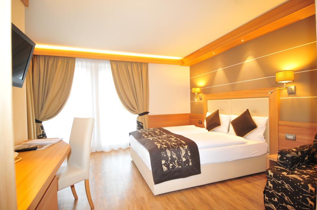 Hotel Bondi Лівіньо Екстер'єр фото