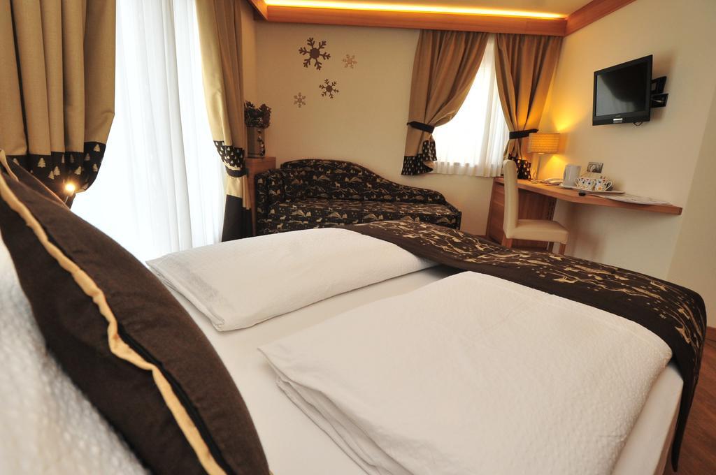 Hotel Bondi Лівіньо Екстер'єр фото