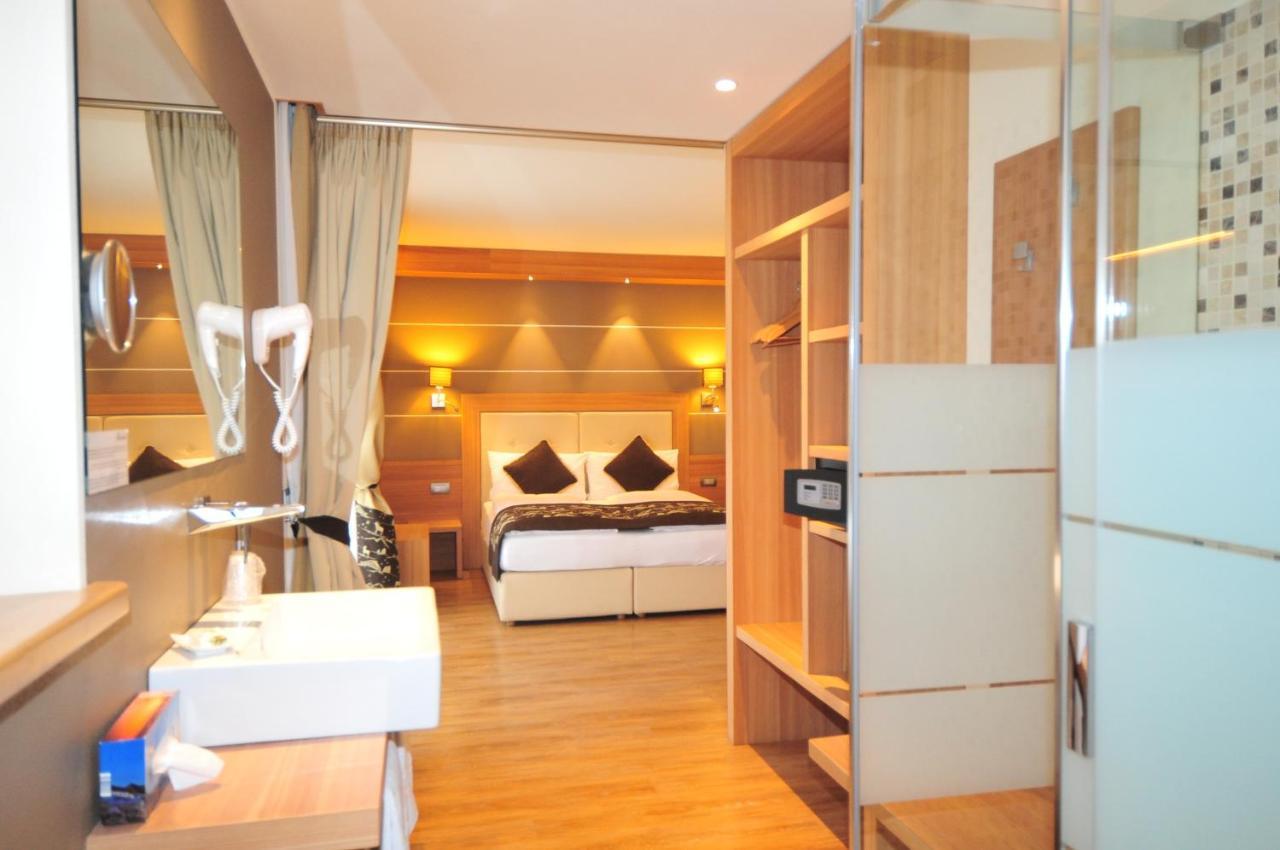 Hotel Bondi Лівіньо Екстер'єр фото